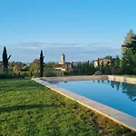 Aux Ducs De Sienne Hotel Montagne (Gironde)