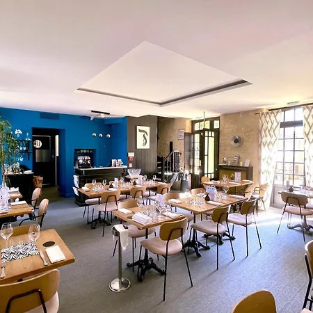 Aux Ducs De Sienne Hotel 4*