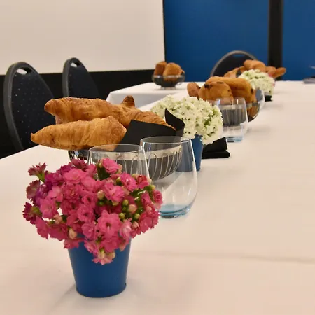 Aux Ducs De Sienne Hotel Montagne (Gironde)