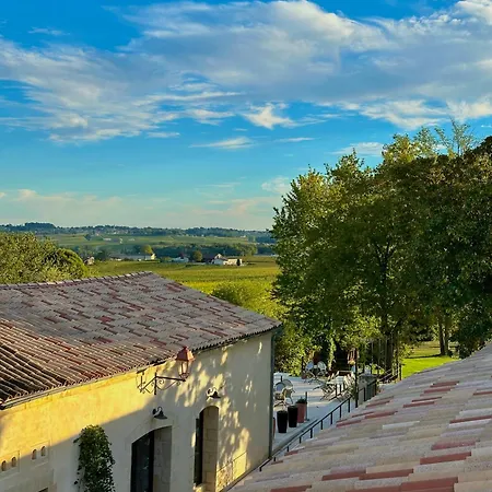 Hotell Aux Ducs De Sienne Montagne (Gironde)