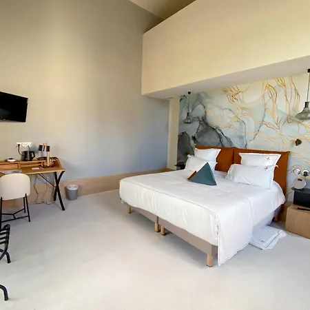 Hotel Aux Ducs De Sienne 4*
