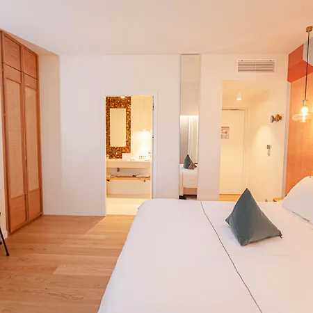 Hotell Aux Ducs De Sienne 4*