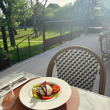 Hotel Aux Ducs De Sienne Montagne (Gironde)