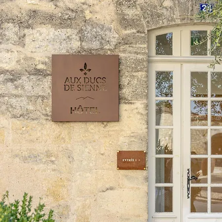 호텔 Aux Ducs De Sienne 4*