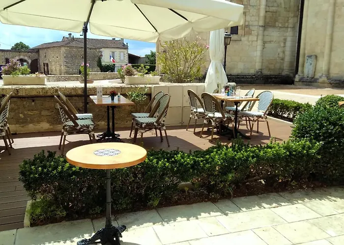 Aux Ducs De Sienne Hotell 4*