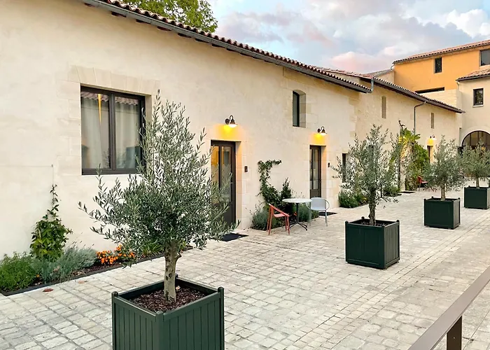 Hotell Aux Ducs De Sienne 4*