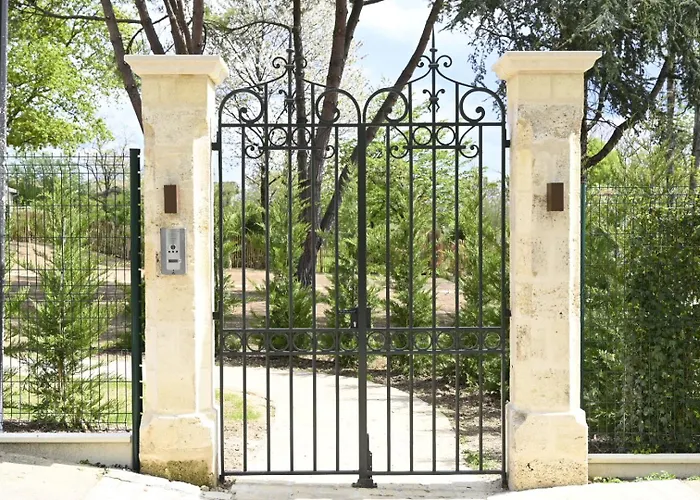 Hotell Aux Ducs De Sienne 4*