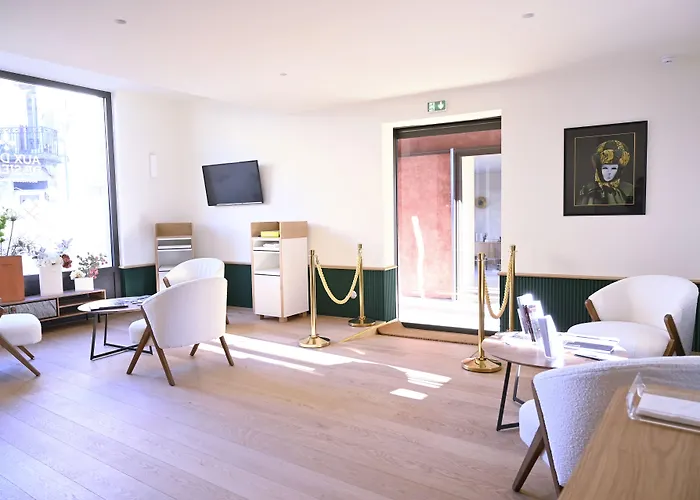 Hotell Aux Ducs De Sienne