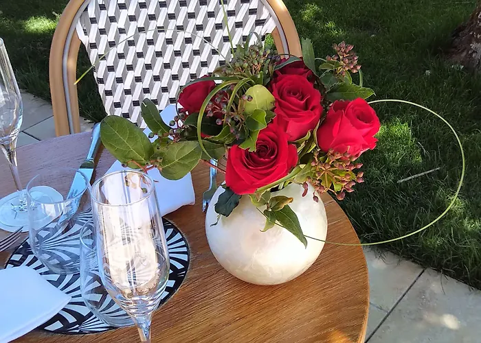 Hotell Aux Ducs De Sienne Montagne (Gironde)